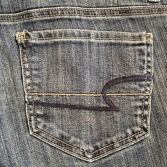 American Eagle Blue Denim Stretch Shorts Wmns Sz 12 S1102-526 - Picture 4 of 7